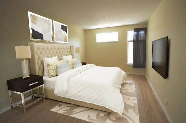 $2,100 | 915 South Oak Park Avenue, Unit 2B, Oak Park, IL 60304