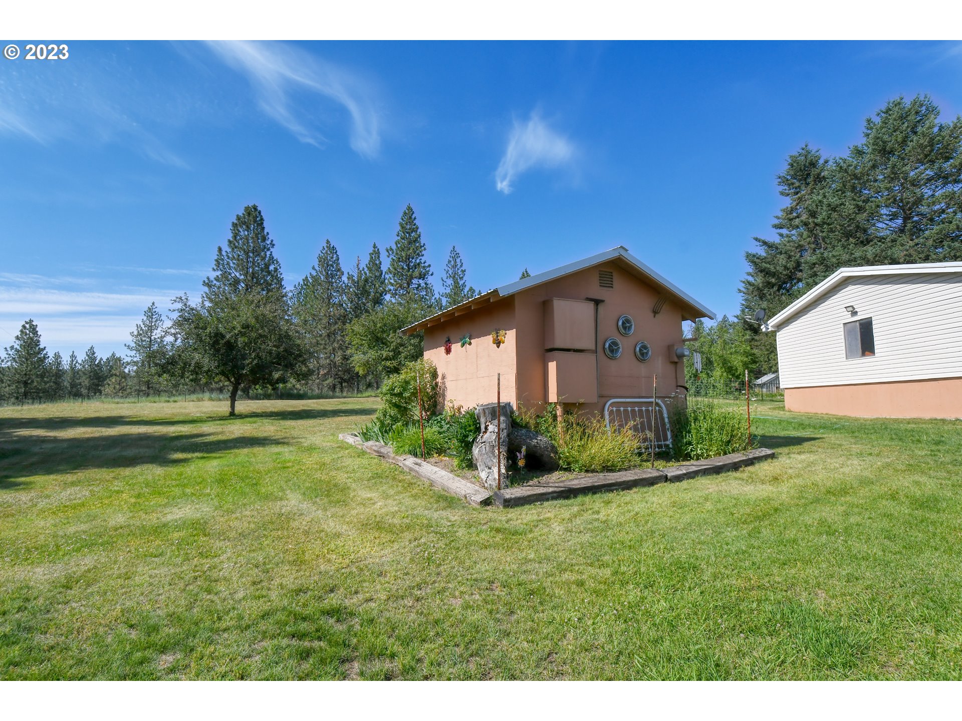 49414 County 1028 Road Pendleton, OR 97801 - Photo 15 of 48 a view of a back yard