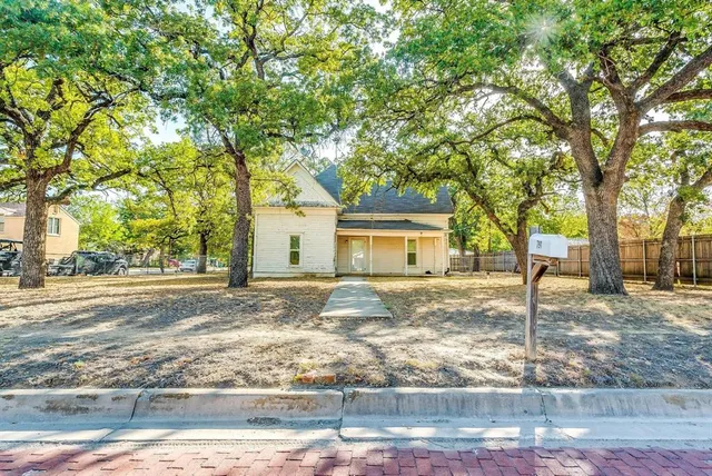 $1,600 | 791 Clinton Avenue, Stephenville, TX 76401