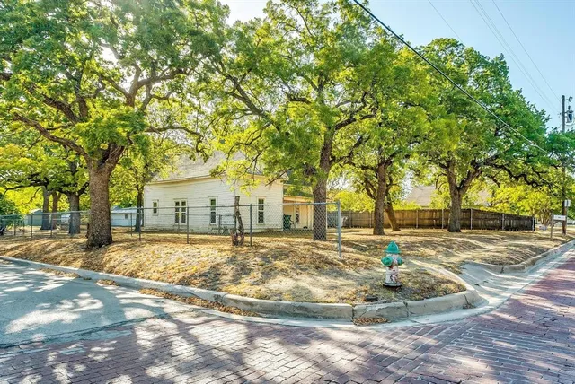 $1,600 | 791 Clinton Avenue, Stephenville, TX 76401