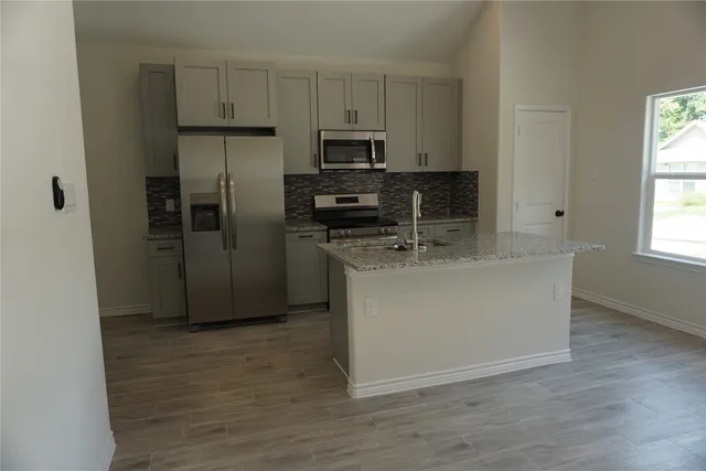 $1,450 | 9761 Black Gum, Willis, TX 77318