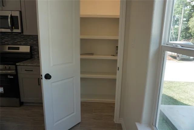 $1,450 | 9761 Black Gum, Willis, TX 77318