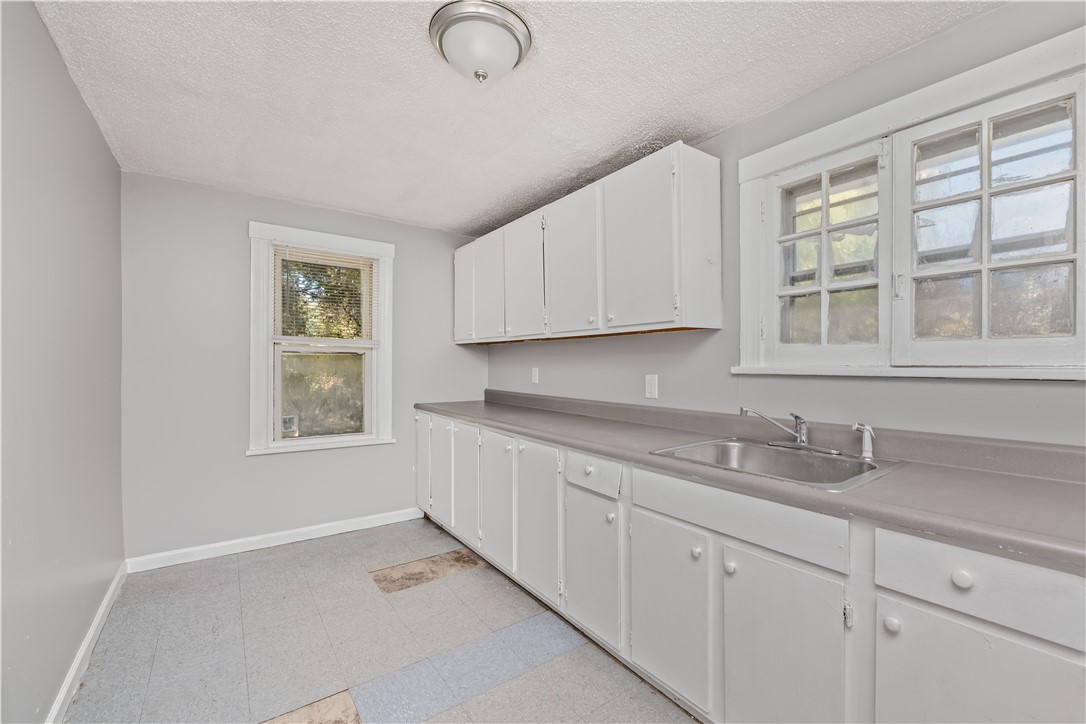 574 Maple Street Rochester, NY 14611 - Photo 16 of 25