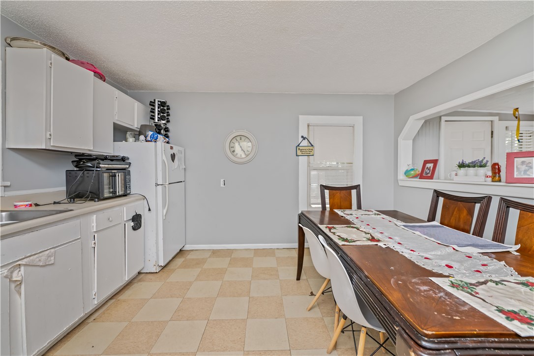 574 Maple Street Rochester, NY 14611 - Photo 7 of 25