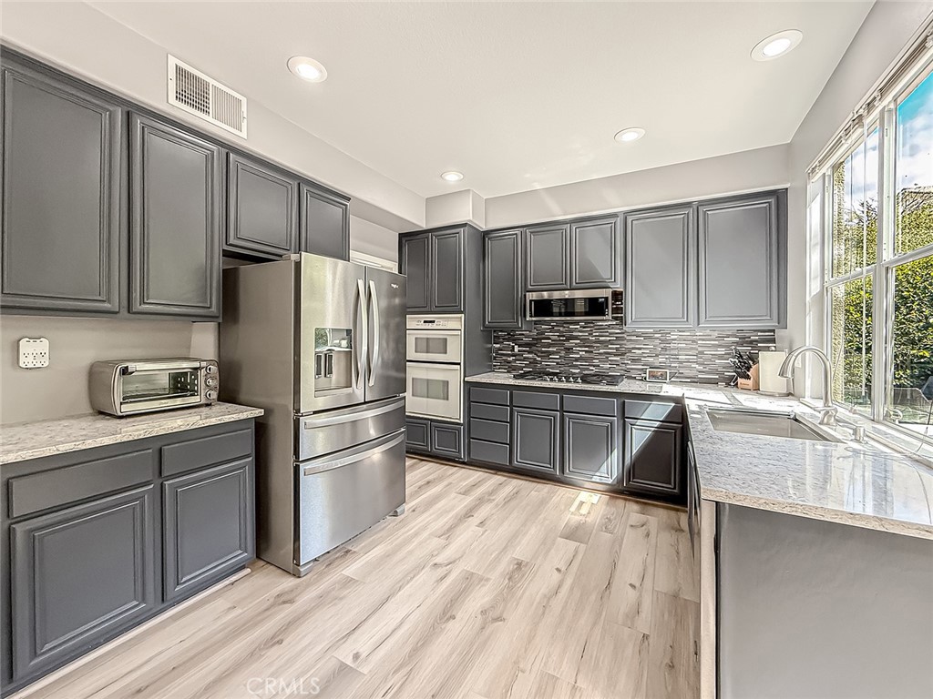 3032 Obsidian Court Simi Valley, CA 93063 - Photo 15 of 41