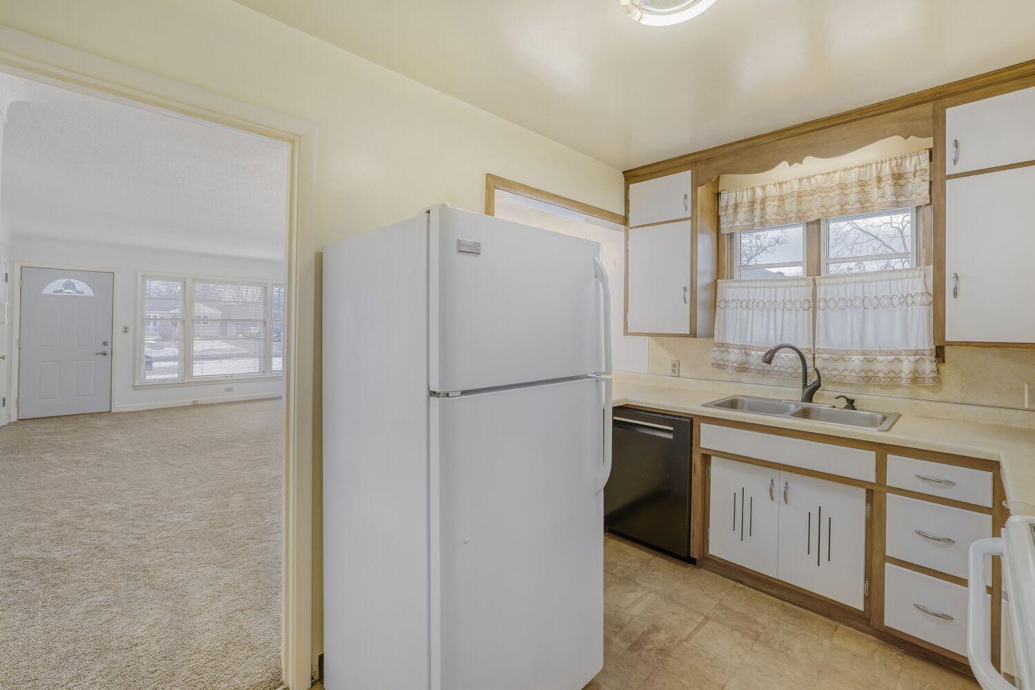 6424 Baker Avenue Northeast Fridley, MN 55432 - Photo 5 of 11