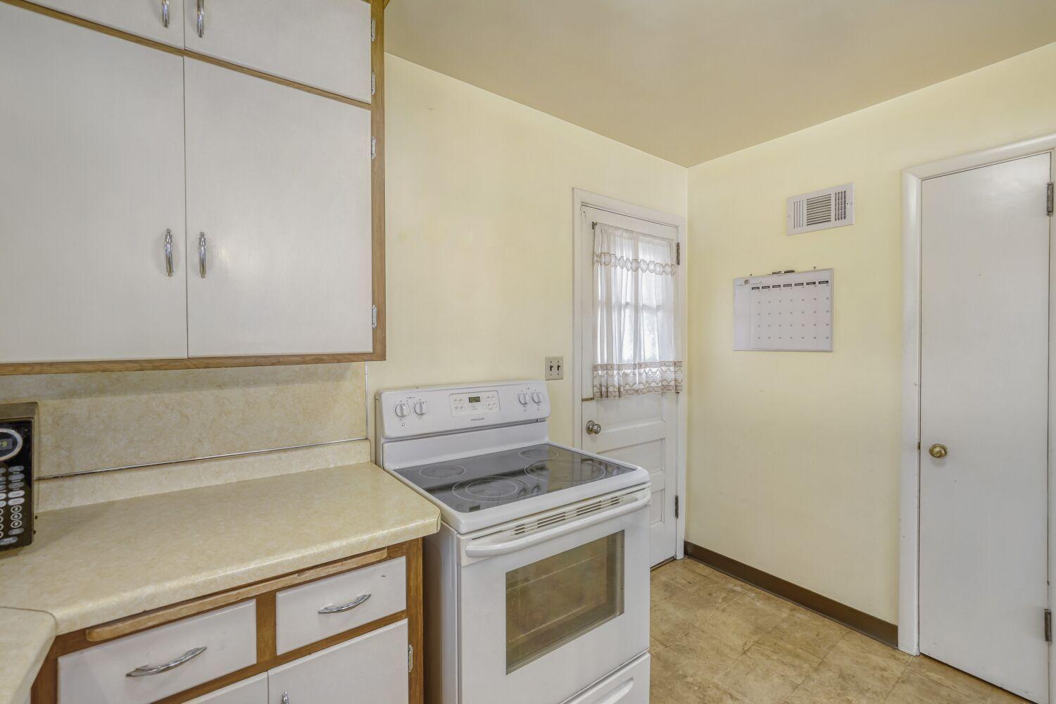 6424 Baker Avenue Northeast Fridley, MN 55432 - Photo 6 of 11