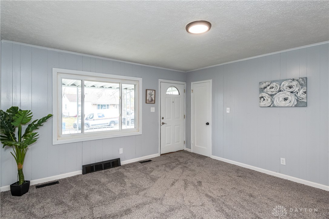 5694 Barrett Drive Riverside, OH 45431 - Photo 5 of 28