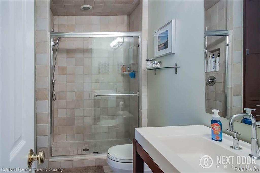 42141 Ridge Road West Novi, MI 48375 - Photo 20 of 32