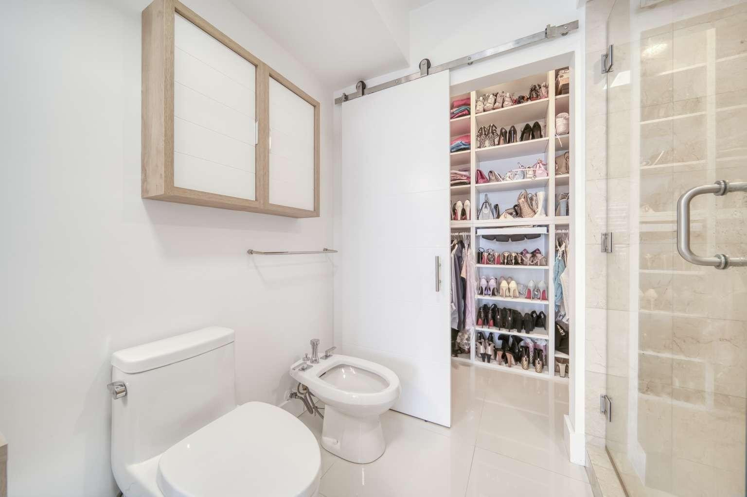 6365 Collins Avenue, Unit 2406 Miami Beach, FL 33141 - Photo 11 of 22 Photo 11