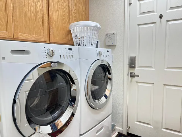 a close view of sink and tap