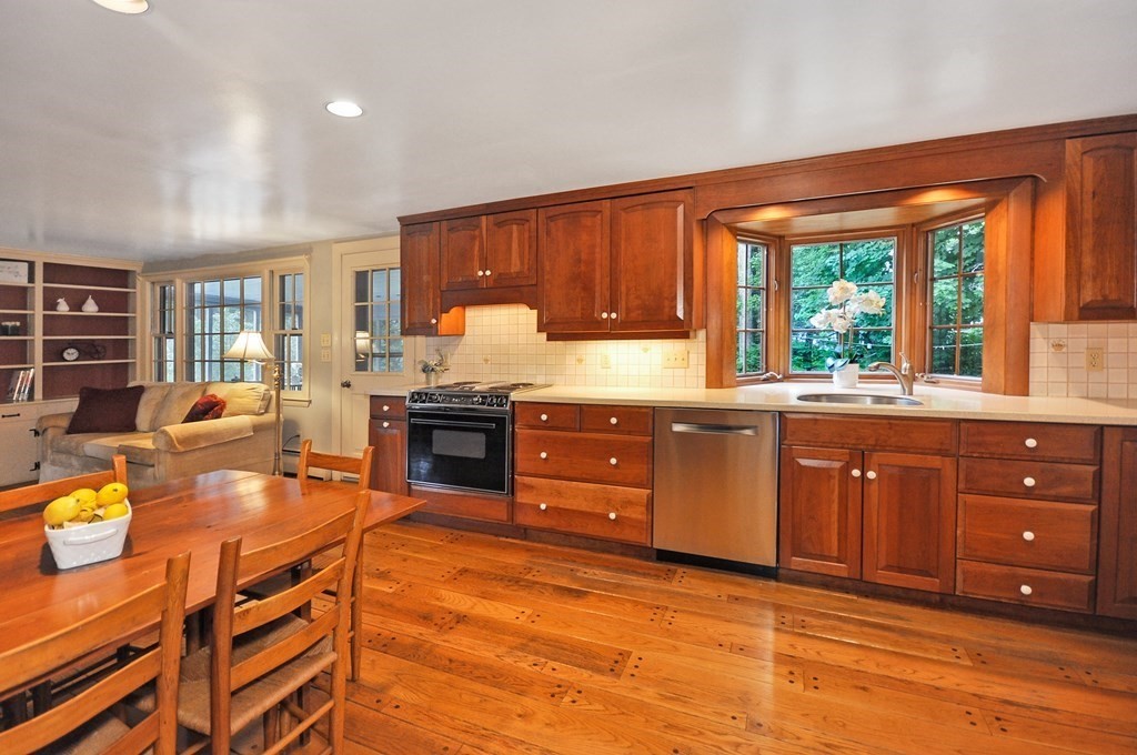 7 Thoreau Road Acton, MA 01720 - Photo 7 of 27