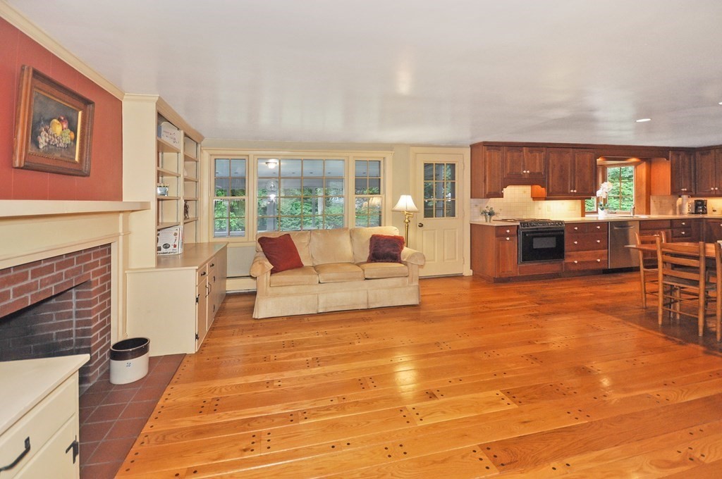 7 Thoreau Road Acton, MA 01720 - Photo 8 of 27