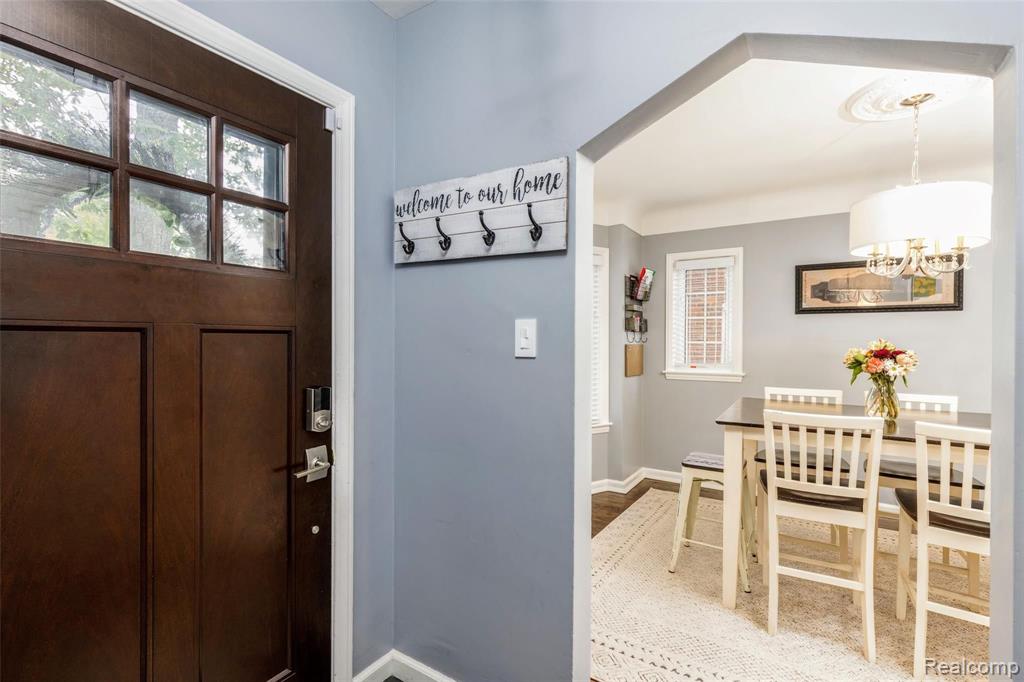 1315 Hampton Road Grosse Pointe, MI 48236 - Photo 5 of 60