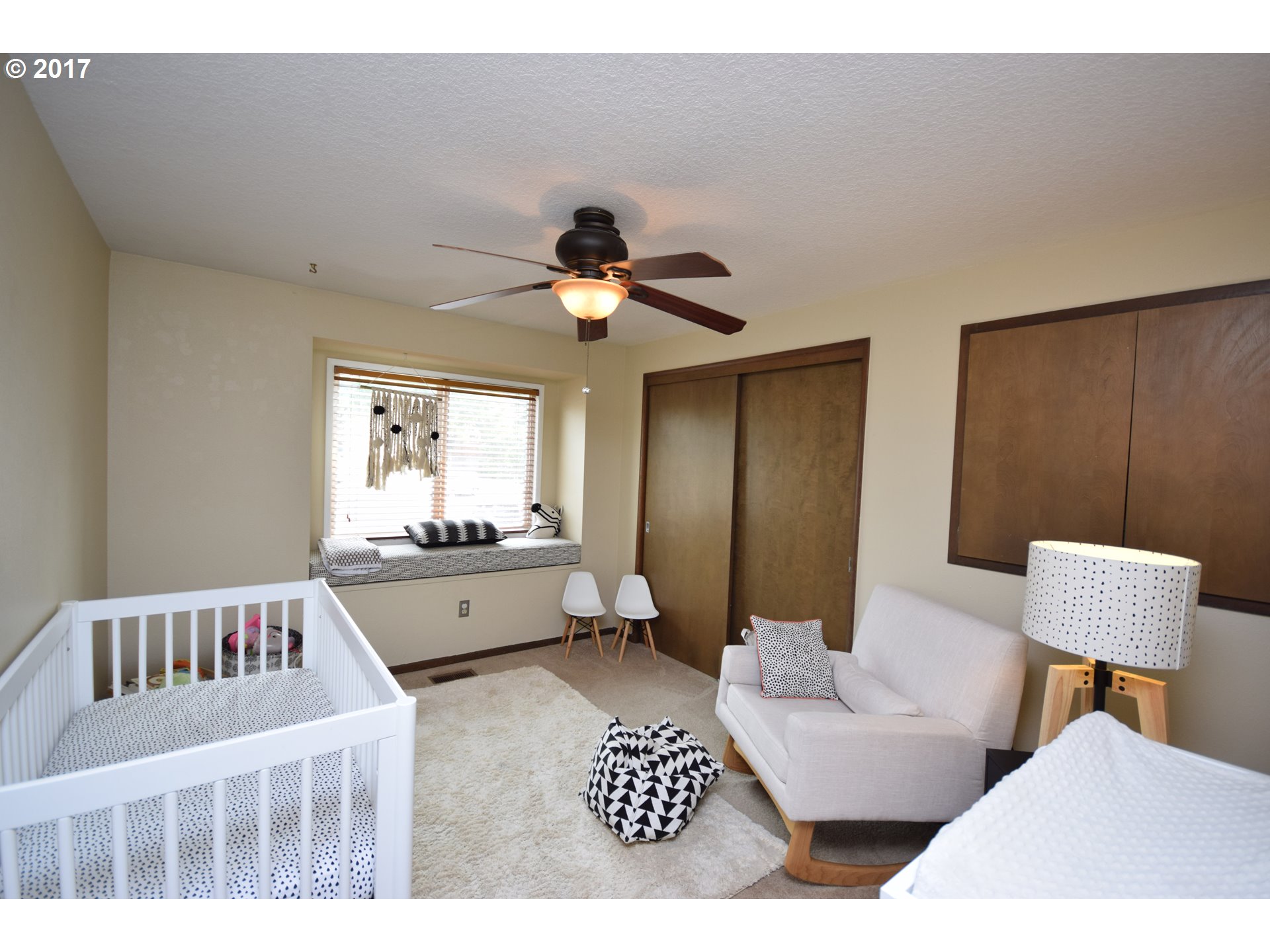 8087 Southwest Rigert Court Beaverton, OR 97007 - Photo 11 of 21 Gallery Image 11