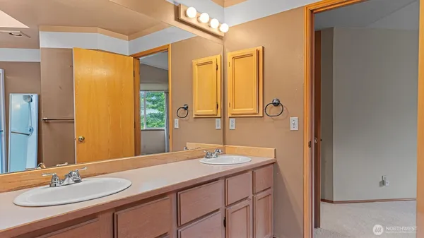 $4,150 | 24609 Southeast 45th Way, Issaquah, WA 98029