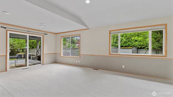 $4,150 | 24609 Southeast 45th Way, Issaquah, WA 98029