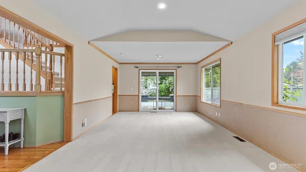 $4,150 | 24609 Southeast 45th Way, Issaquah, WA 98029