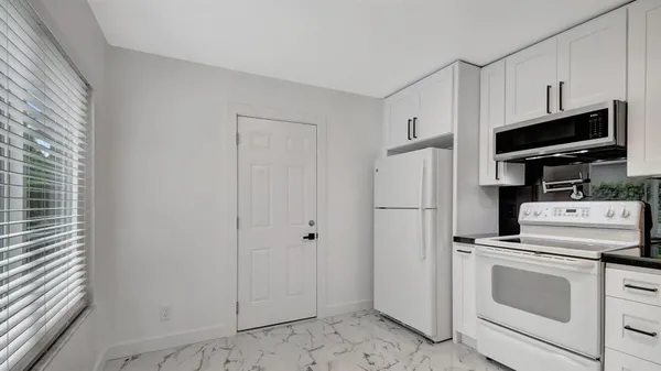 $2,500 | 3883 Island Club Circle West, Lake Worth, FL 33462