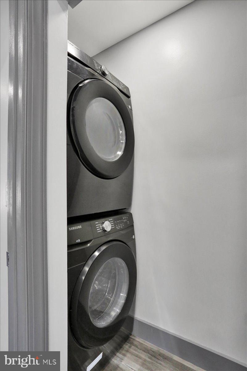 553 Wunder Street, Unit 2 Reading, PA 19602 - Photo 11 of 20 a utility room with dryer and washer