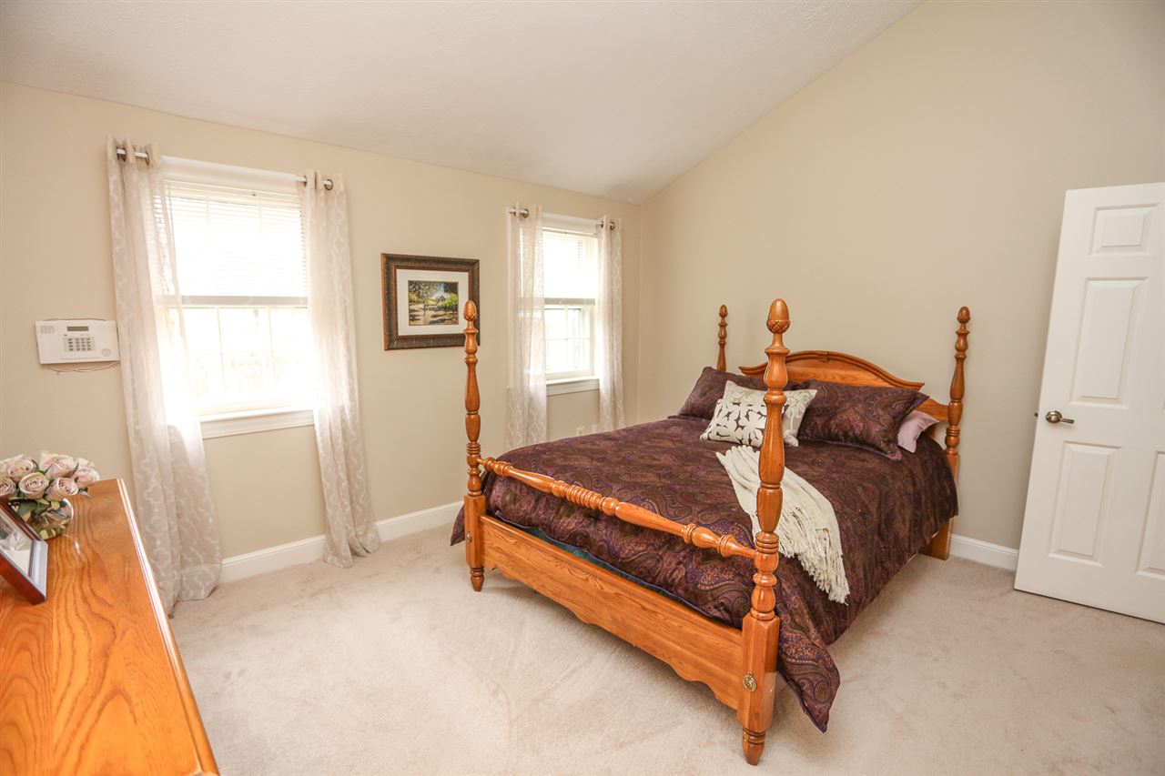 234 Winding Pond Road Londonderry, NH 03053 - Photo 14 of 33