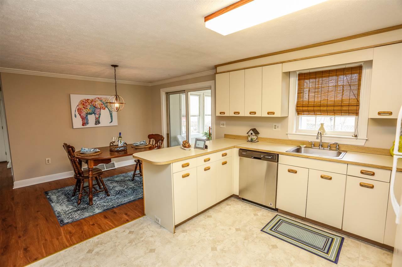 234 Winding Pond Road Londonderry, NH 03053 - Photo 7 of 33