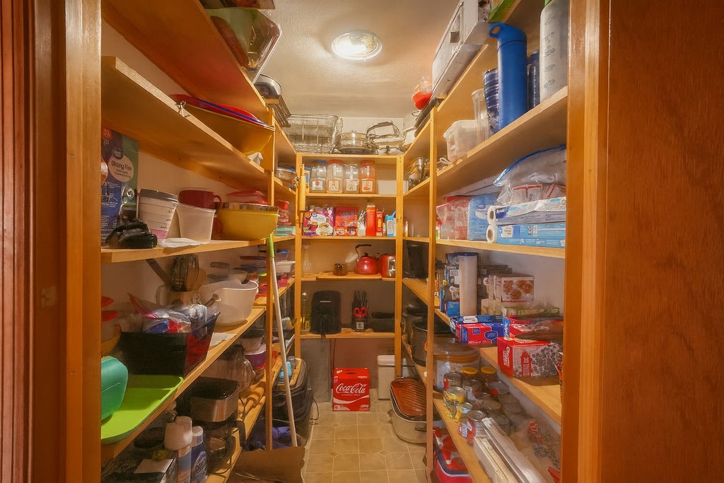 42 Kiley Way Coventry, RI 02816 - Photo 8 of 43 Walk in Pantry
