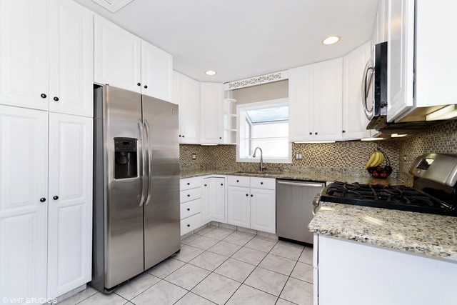 1245 Devonshire Road Buffalo Grove, IL 60089 - Photo 2 of 24