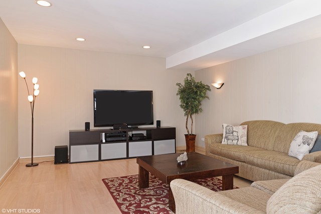 1245 Devonshire Road Buffalo Grove, IL 60089 - Photo 13 of 24