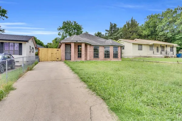 $1,950 | 2520 Fatima Avenue, Dallas, TX 75241