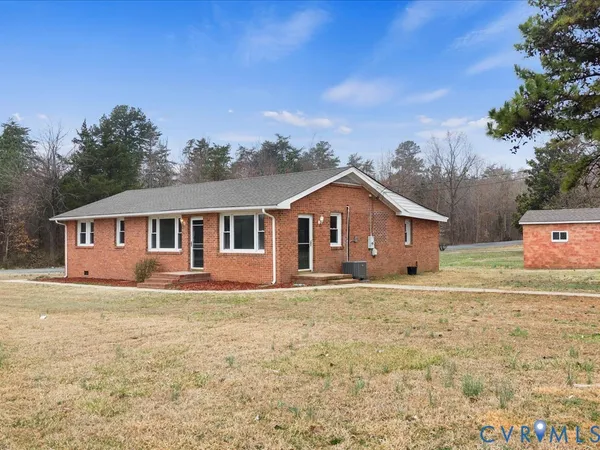 $234,900 | 1979 Cumberland Road, Farmville, VA 23901