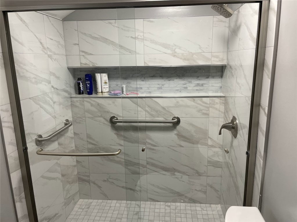 50 Greenview Drive Rochester, NY 14620 - Photo 12 of 25 Upstairs Bathroom