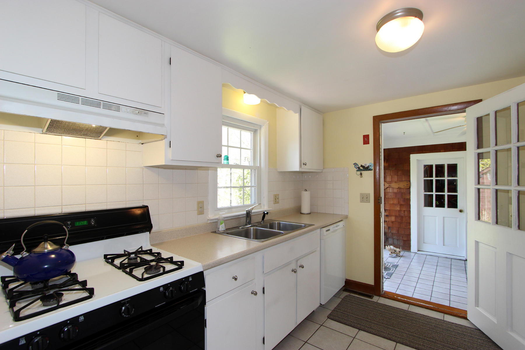 11 Jonquil Road Yarmouth Port, MA 02675 - Photo 7 of 18 Kitchen