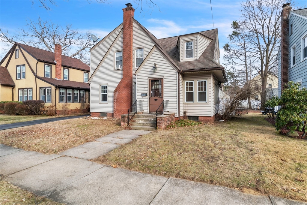 111 Manchester Terrace Springfield, MA 01108 - Photo 4 of 35