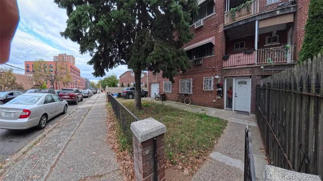 $1,100,888 | 1822 Seward Avenue | Soundview