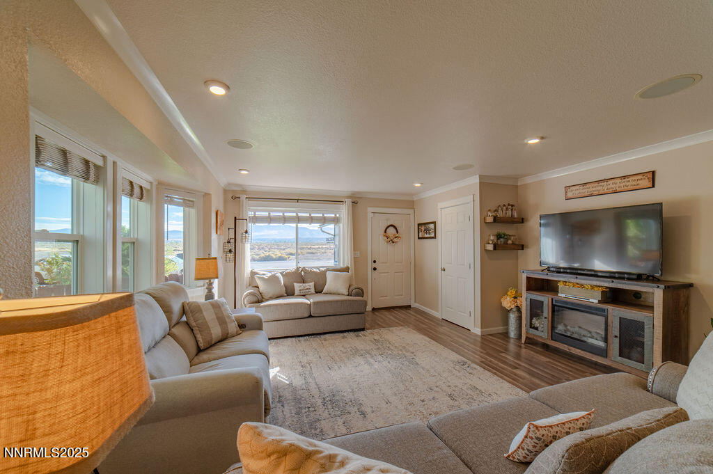 714 Long Valley Road Gardnerville, NV 89460 - Photo 5 of 52 714LongValley(4of57)