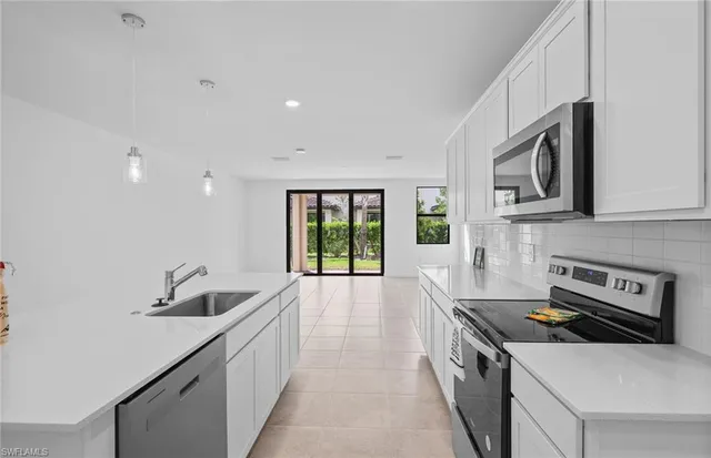 $269,990 | 1644 Lake Jessup Circle, Cape Coral, FL 33909