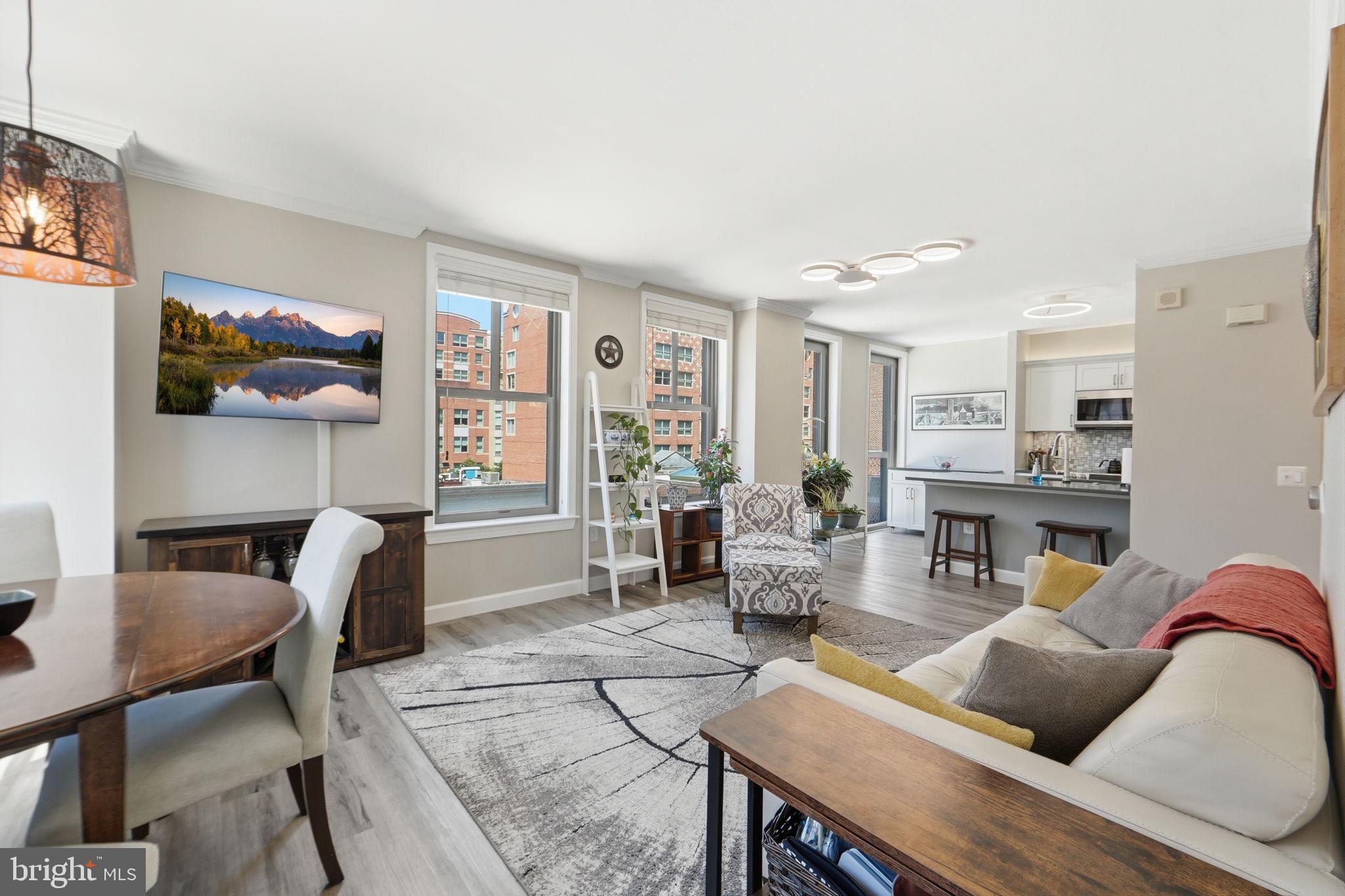 631 D Street Northwest, Unit 633 Washington, DC 20004 - Photo 9 of 40 Fresh and updated space with lots of natural light