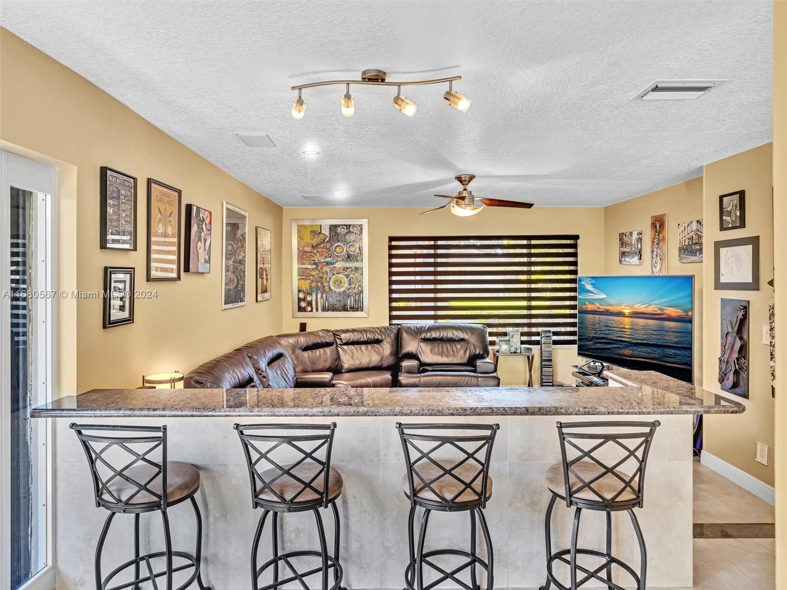 122 Laurel Road Hollywood, FL 33021 - Photo 16 of 71 Gallery Image 16