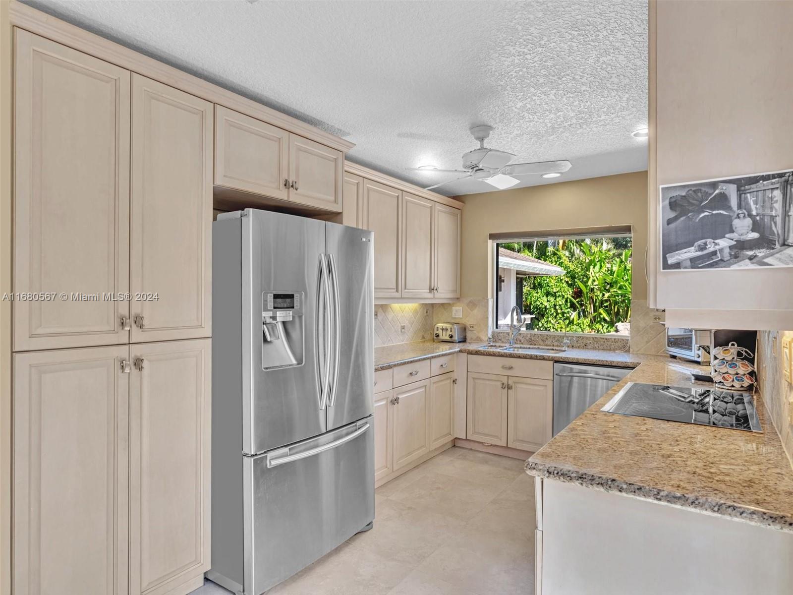 122 Laurel Road Hollywood, FL 33021 - Photo 8 of 71 Gallery Image 8