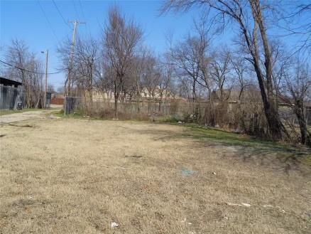 3016 Myrtle Street Dallas, TX 75215 - Photo 2 of 5 a view of a backyard with large trees