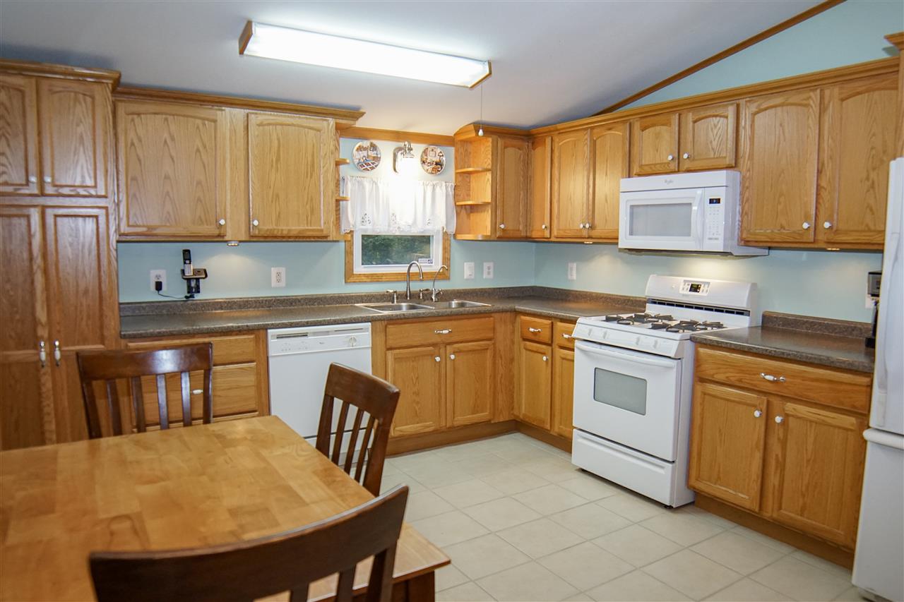 93 Exeter Road Epping, NH 03042 - Photo 7 of 16
