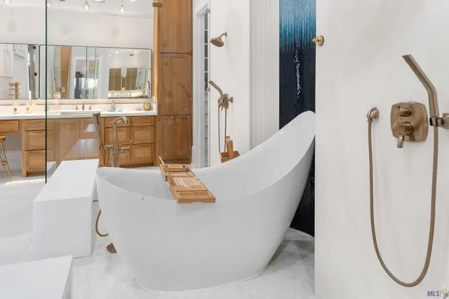 $1,750,000 | 11438 River Reid Crossing, Geismar, LA 70734