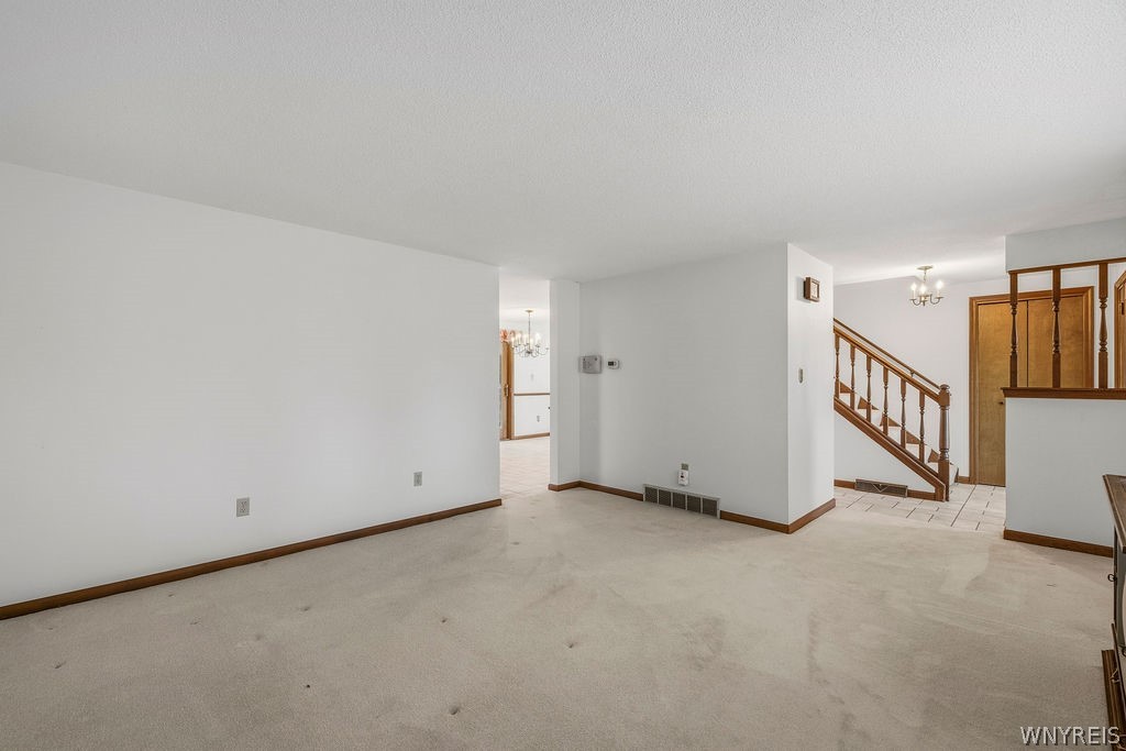 5788 Stone Road Lockport, NY 14094 - Photo 10 of 38 Living room