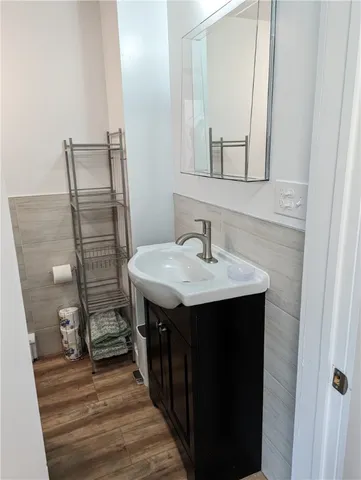 $3,800 | 37 Ann Street, Unit 1, Newport, RI 02840