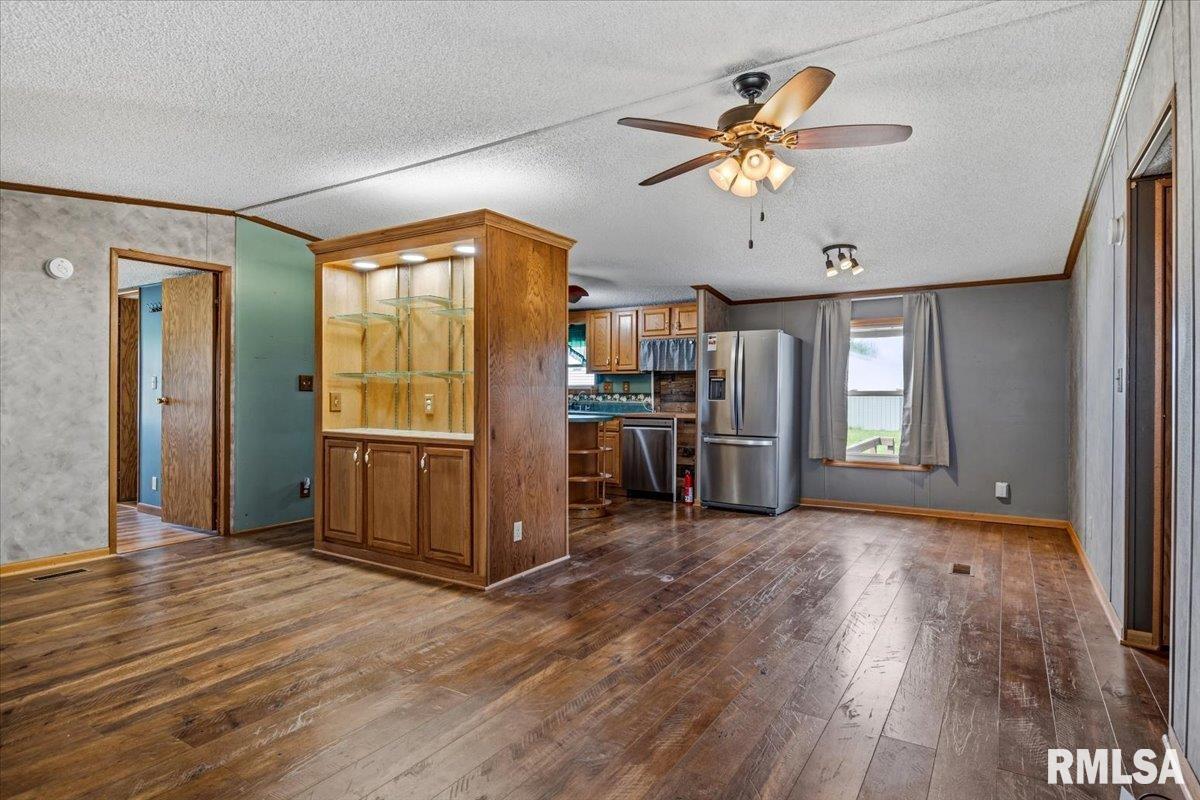 28457 Tutman Road Greenview, IL 62642 - Photo 7 of 49