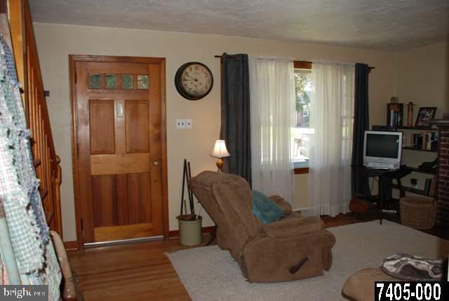 310 Greystone Road York, PA 17402 - Photo 4 of 25 Gallery Image 4