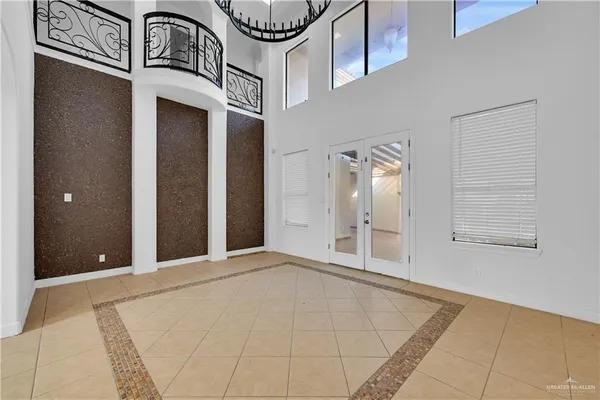 $3,100 | 3909 South "M" Street, McAllen, TX 78503