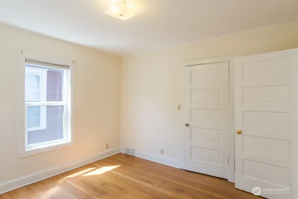$3,795 | 2149 5th Avenue West, Seattle, WA 98119