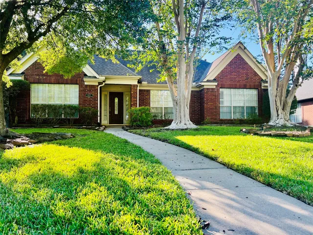 $2,450 | 8815 Crazy Horse Trail, Houston, TX 77064